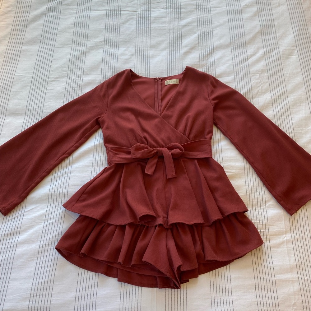 Altar’d State flowy romper with ruffles wide sleeves | size small